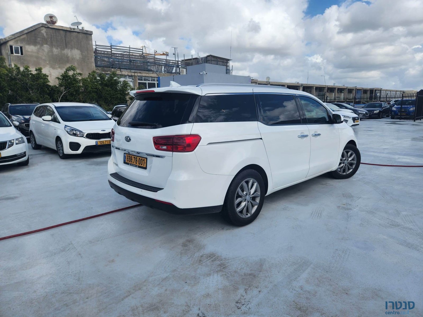 2019' Kia Carnival photo #5