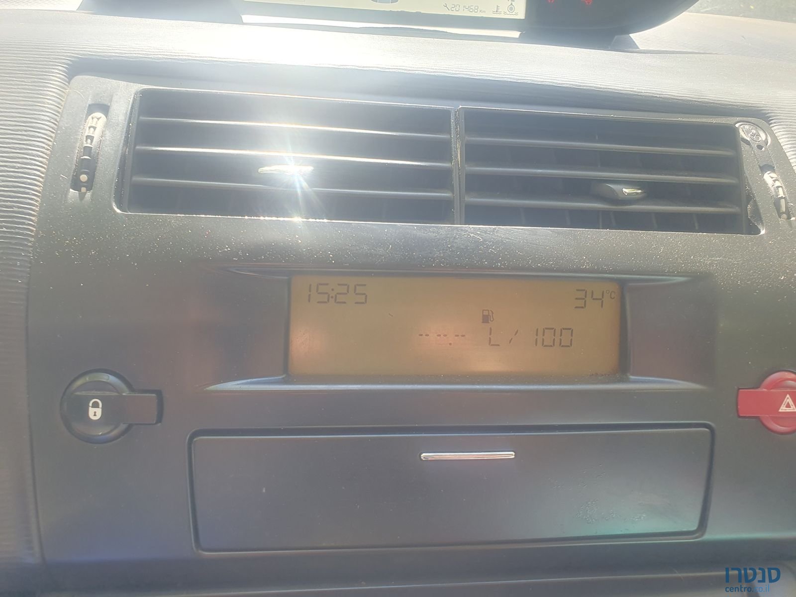 2010' Citroen C4 photo #2