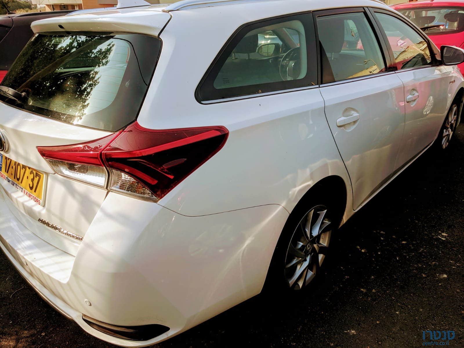 2016' Toyota Auris photo #2