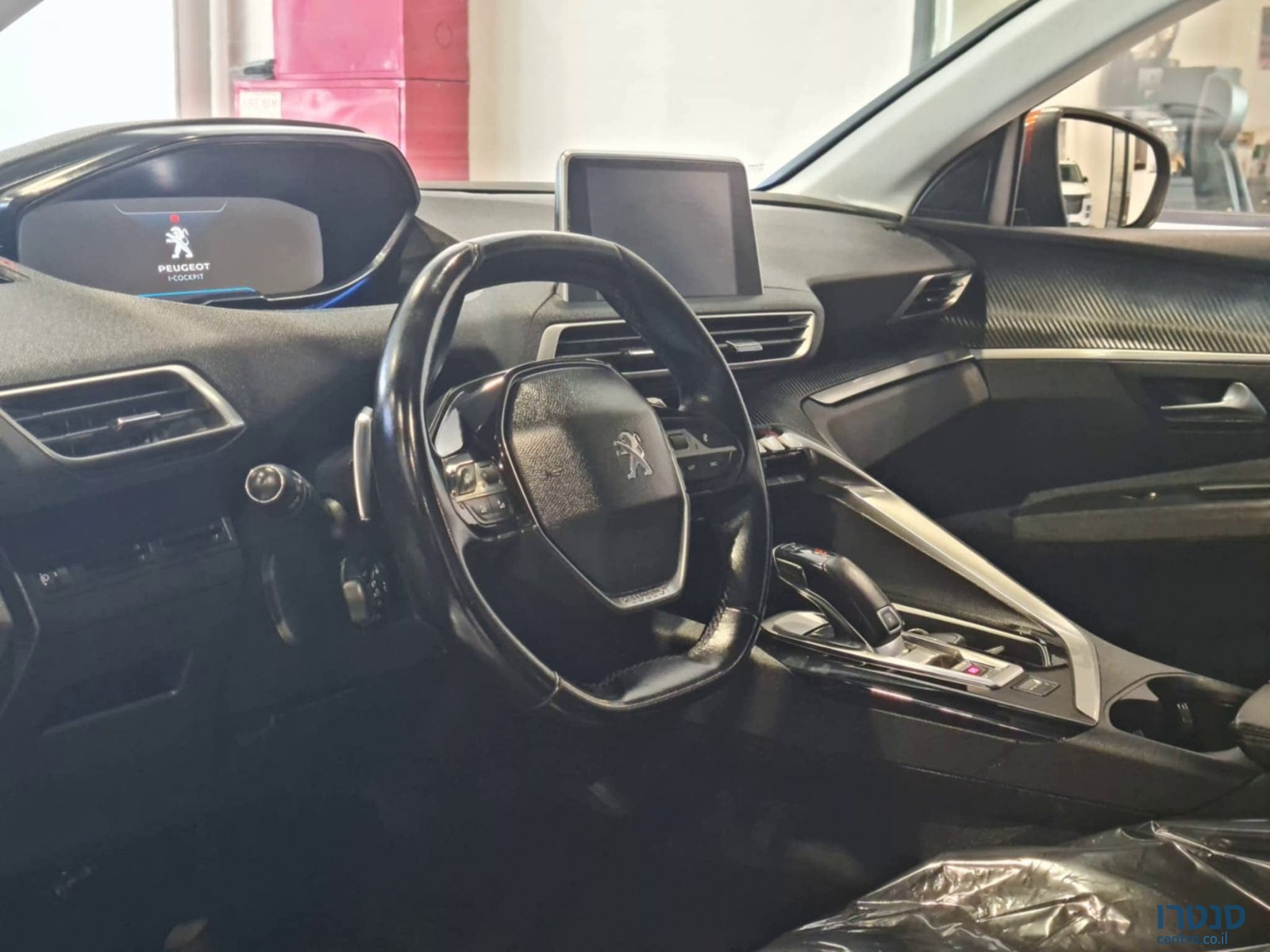 2018' Peugeot 3008 photo #5