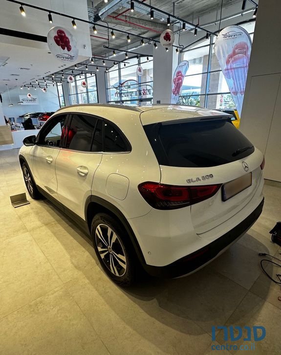 2021' Mercedes-Benz GLA מרצדס photo #2