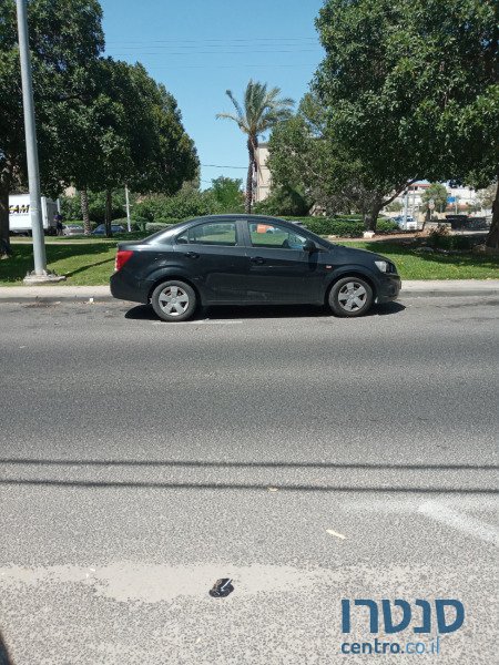 2011' Chevrolet Avalanche photo #1