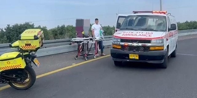 Маленькая девочка попала под машину в Рахате