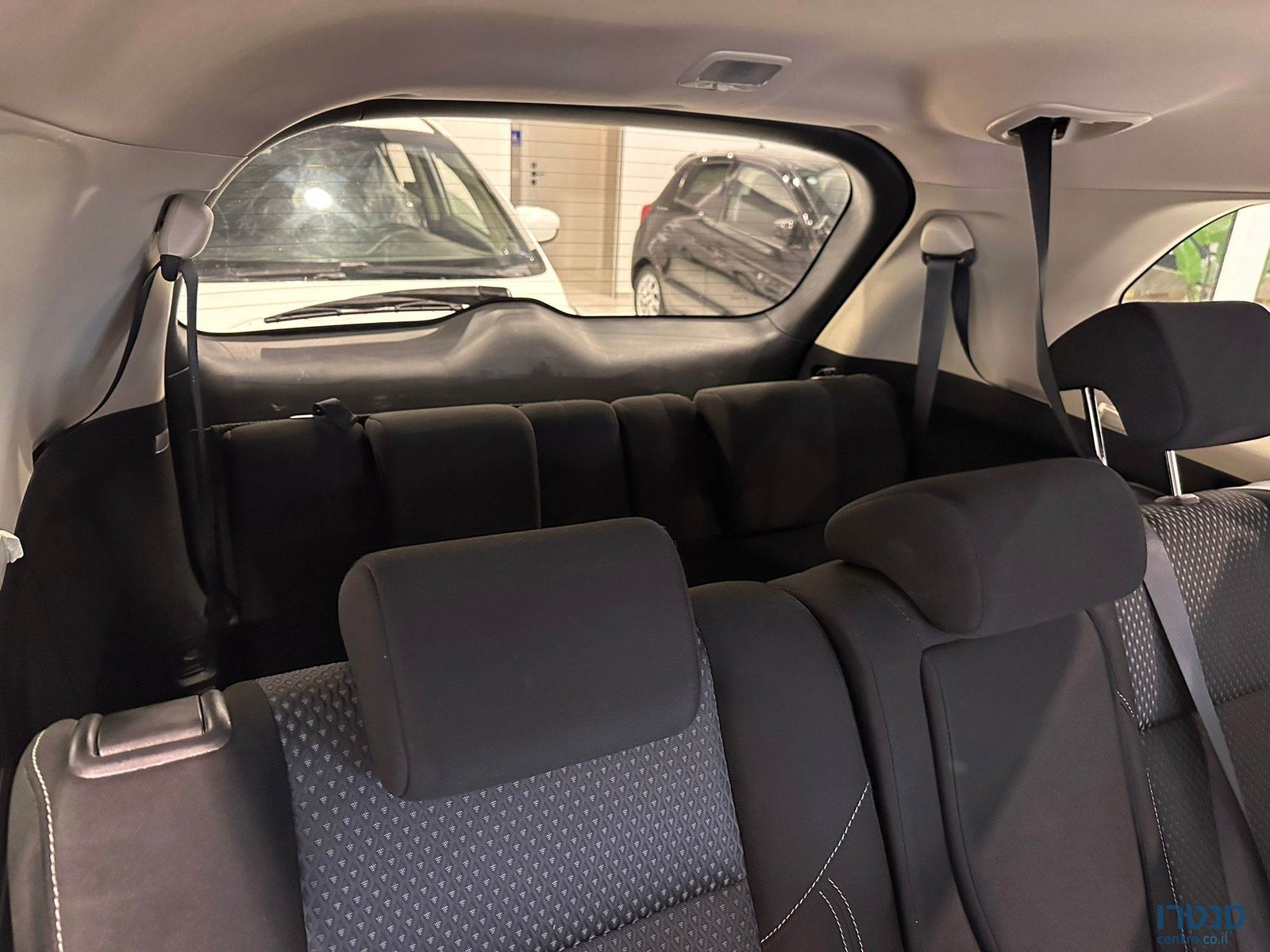 2020' Mitsubishi Outlander photo #6