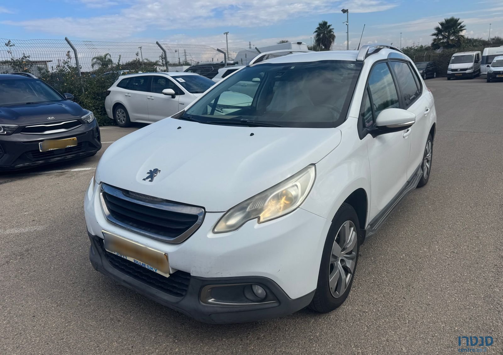 2017' Peugeot 2008 פיג'ו photo #6
