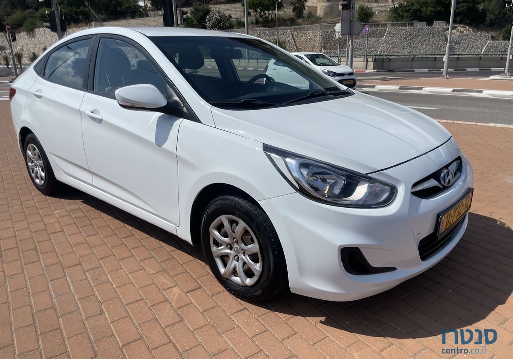 2014' Hyundai i25 יונדאי photo #2