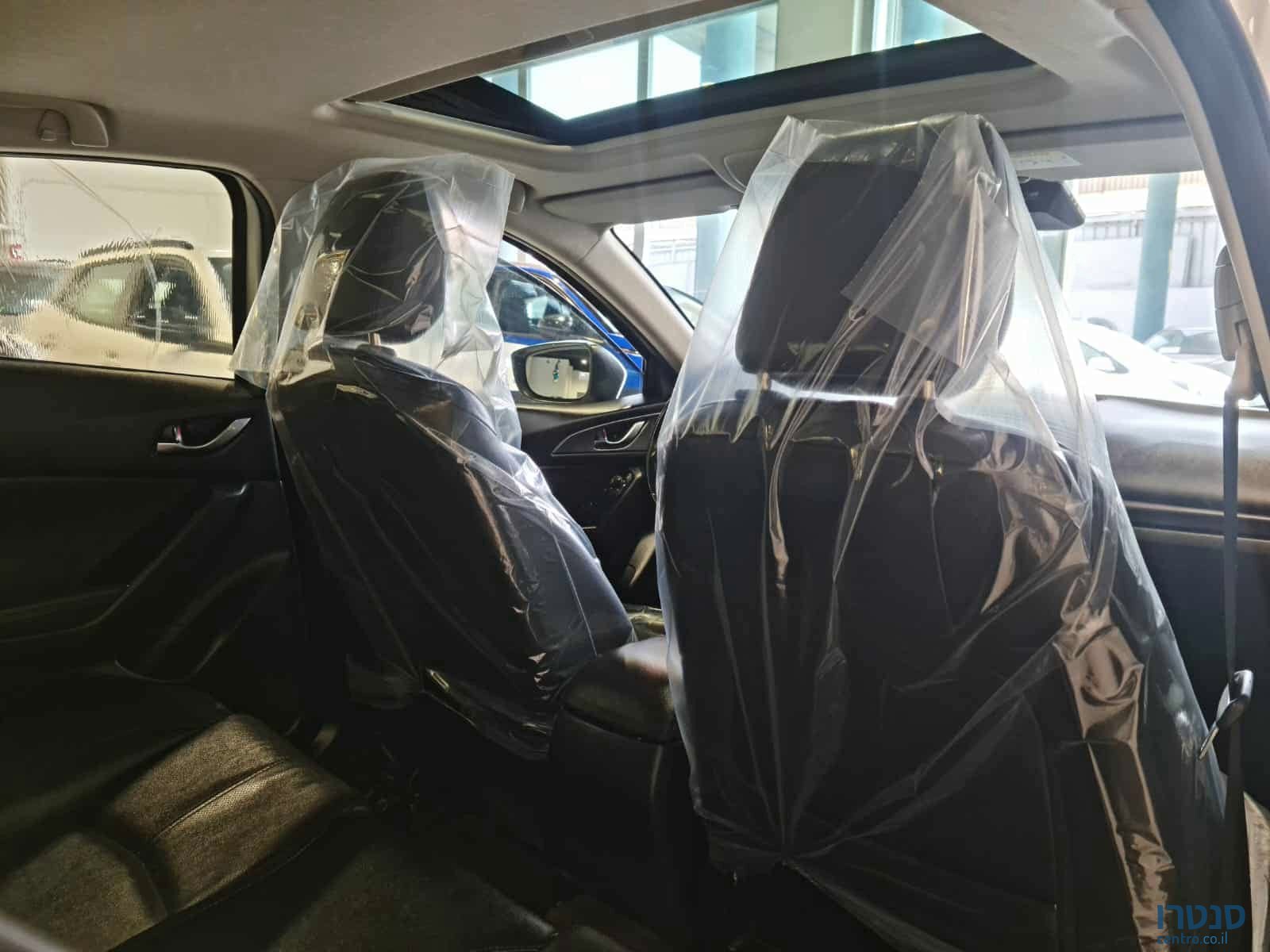 2018' Mazda 3 photo #7