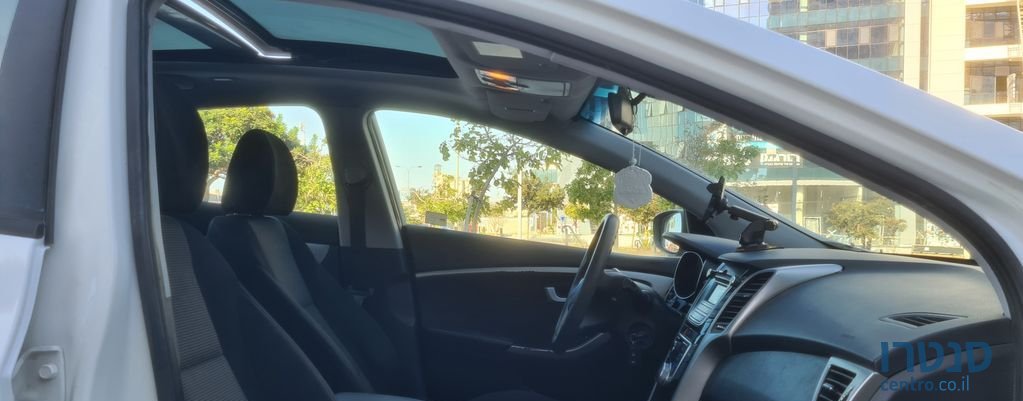 2013' Hyundai i30 יונדאי photo #2