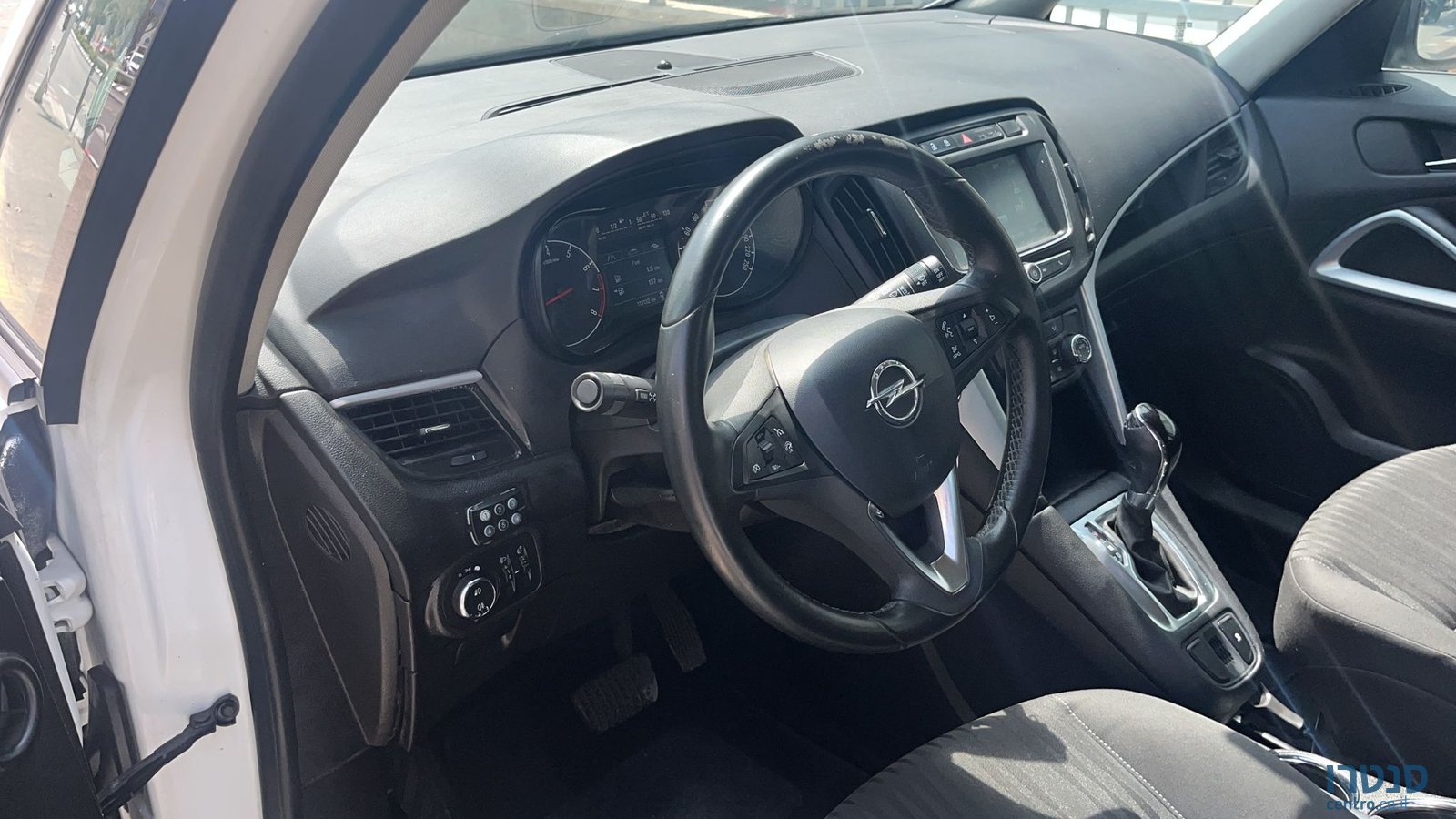 2018' Opel Zafira photo #4