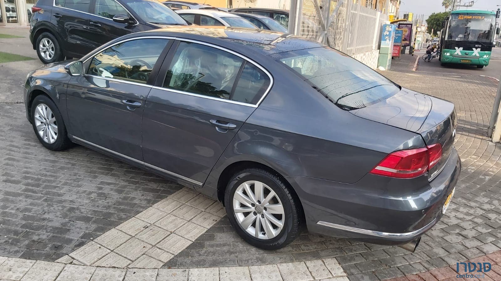 2012' Volkswagen Passat photo #2