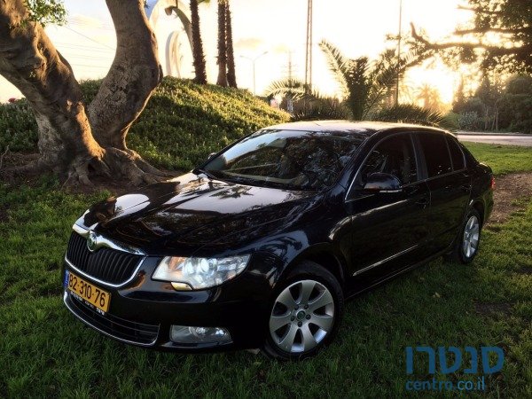 2012' Skoda Superb photo #2