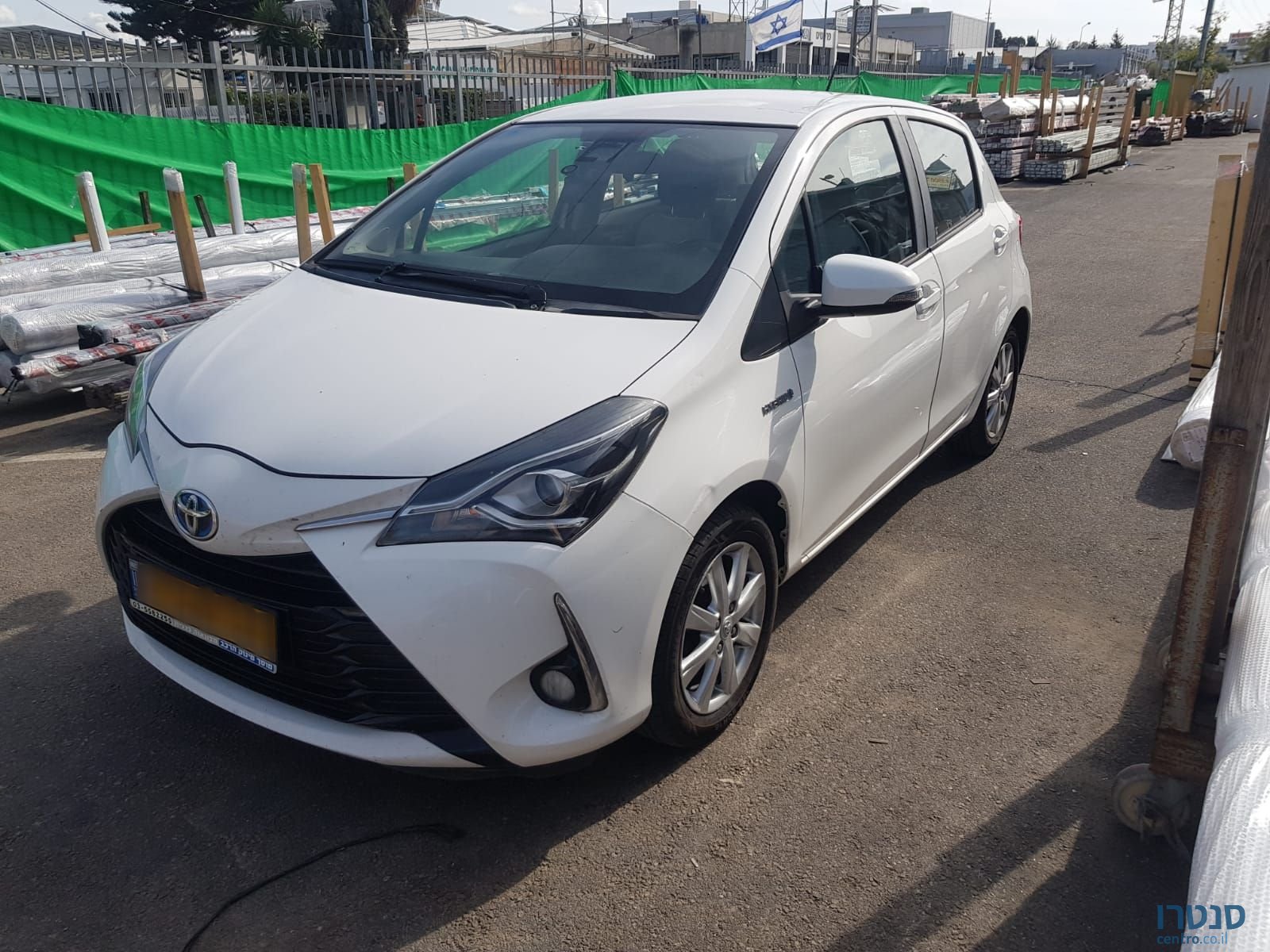 2017' Toyota Yaris טויוטה יאריס photo #2
