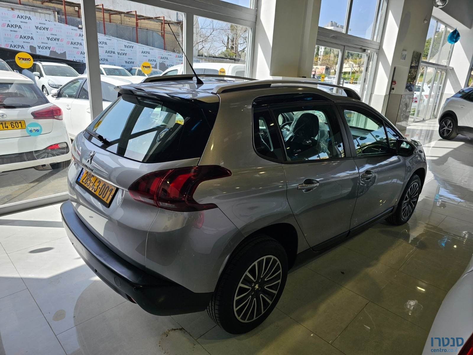 2019' Peugeot 2008 photo #2