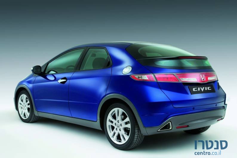 2011' Honda Civic Hatchback photo #1