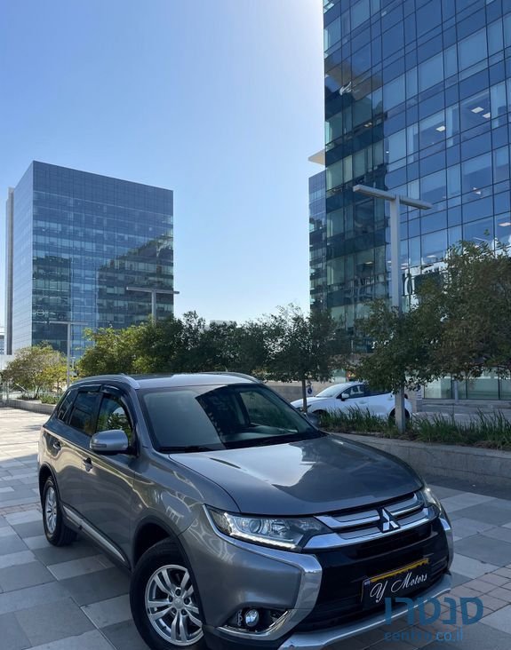 2017' Mitsubishi Outlander מיצובישי אאוטלנדר photo #2