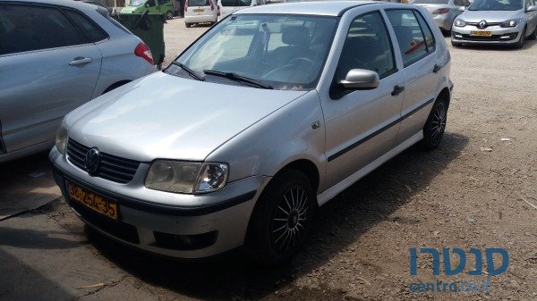 2002' Volkswagen Polo photo #4