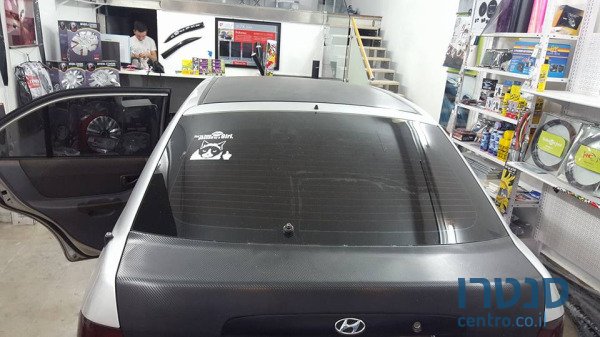 2002' Hyundai Accent photo #4