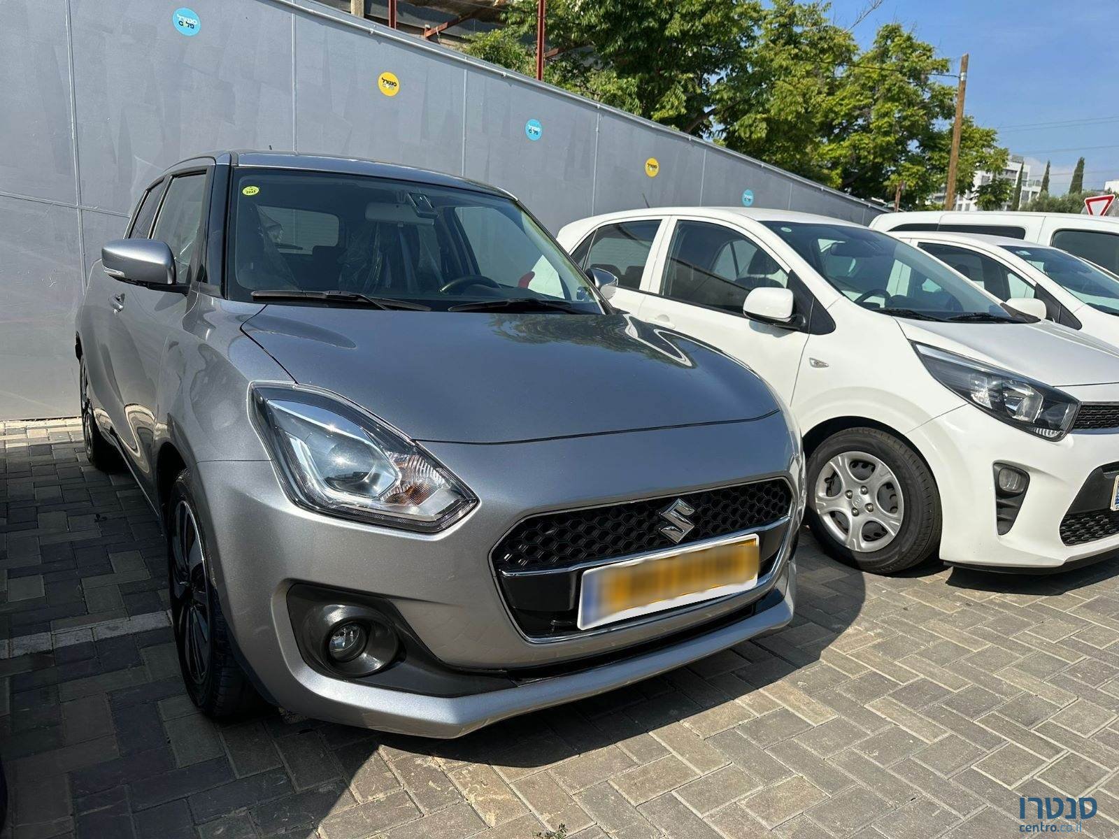 2021' Suzuki Swift photo #2