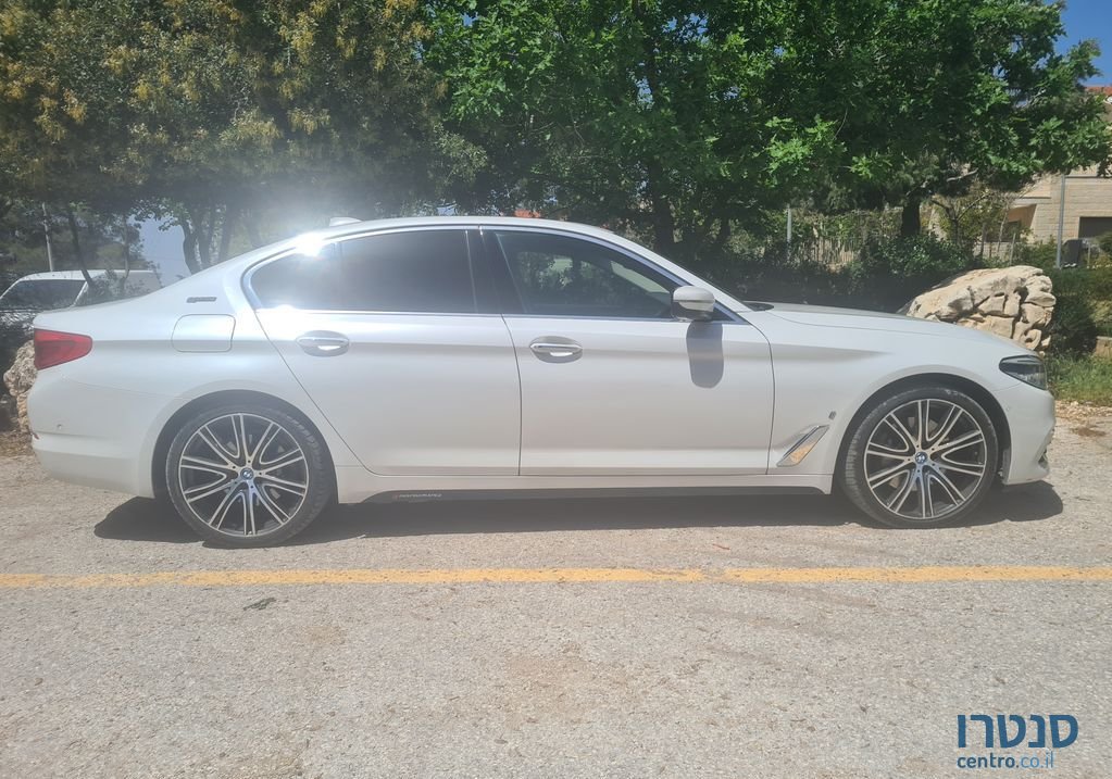 2018' BMW 5 Series ב.מ.וו סדרה 5 photo #4