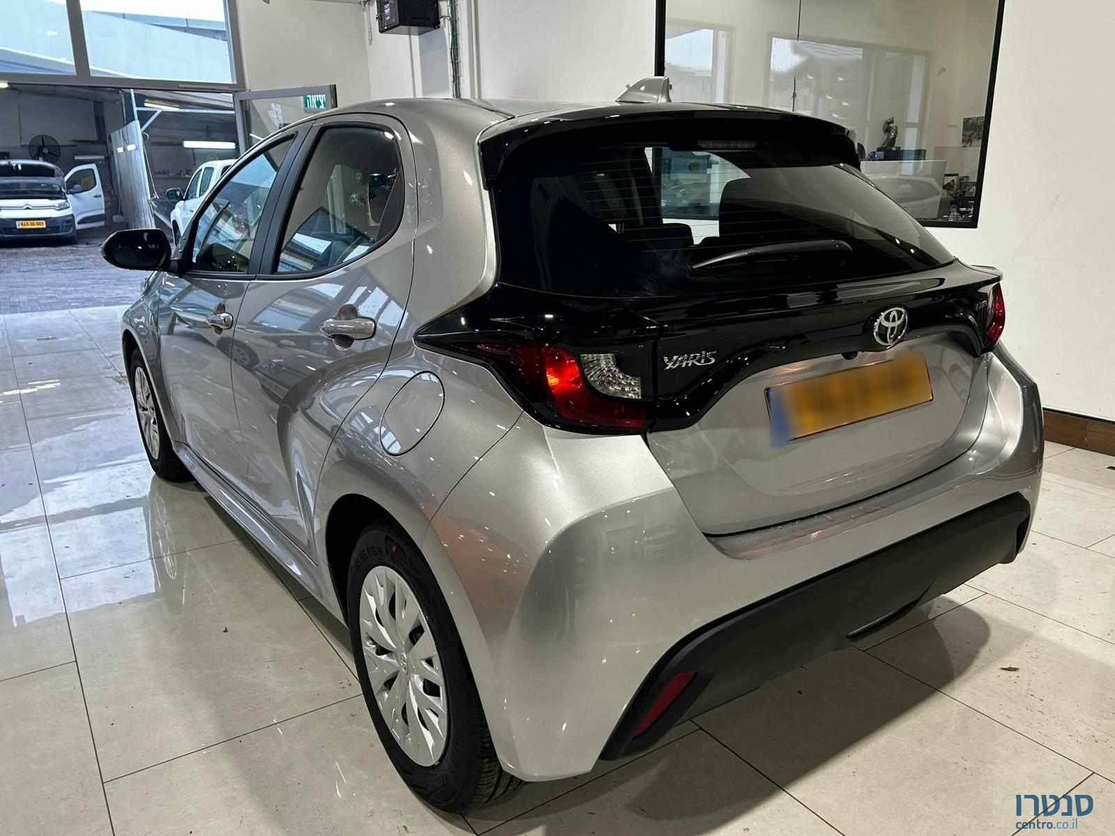 2025' Toyota Yaris photo #4