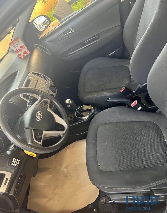 2011' Hyundai i20 יונדאי photo #5