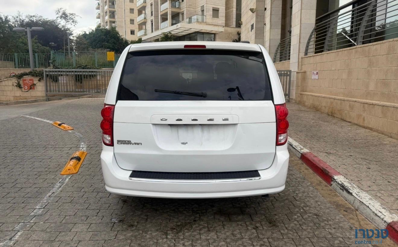 2019' Dodge Caravan SE Plus photo #4