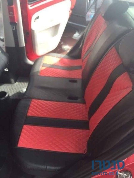 2014' Volkswagen Up photo #4