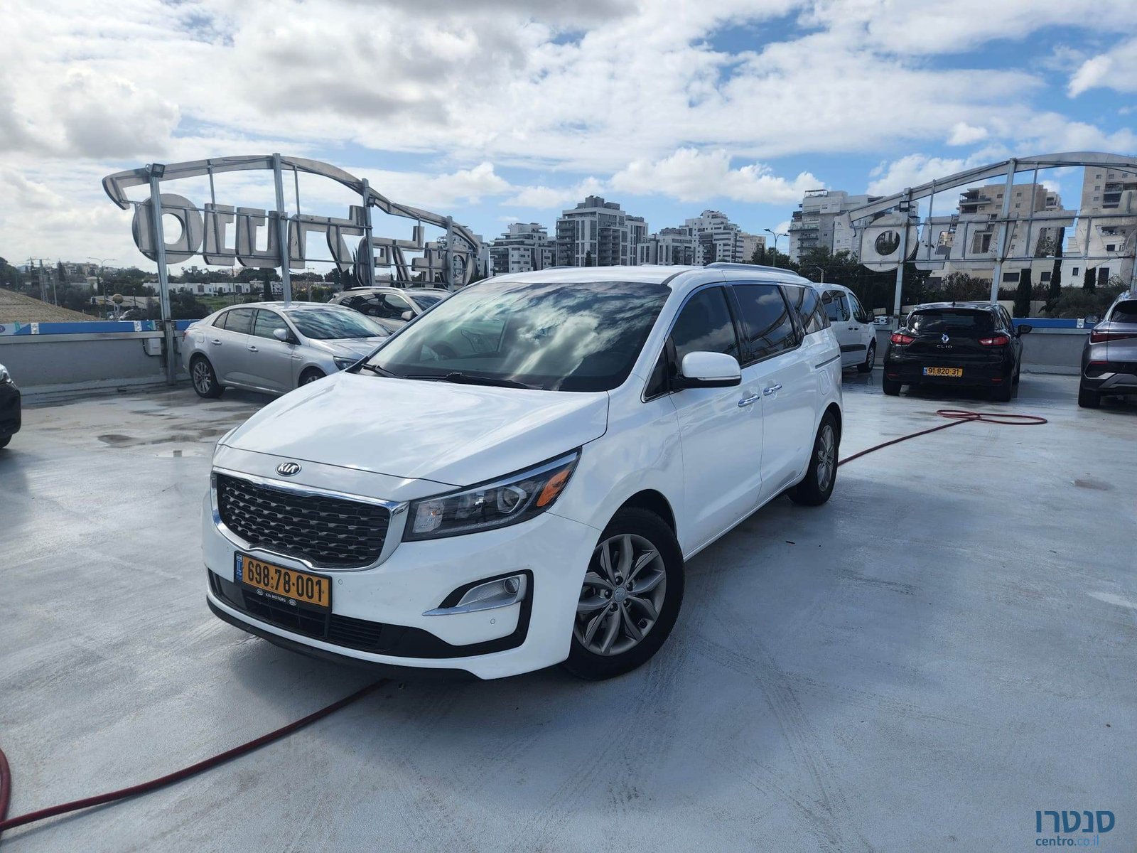 2019' Kia Carnival photo #1