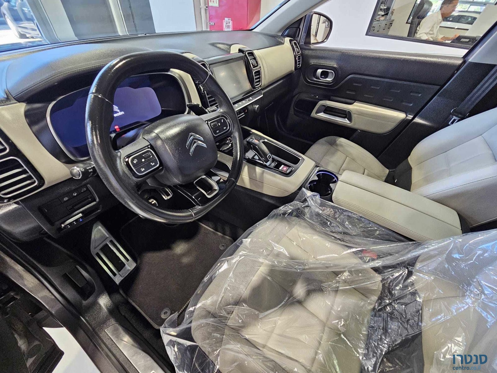 2020' Citroen C5 Aircross photo #5