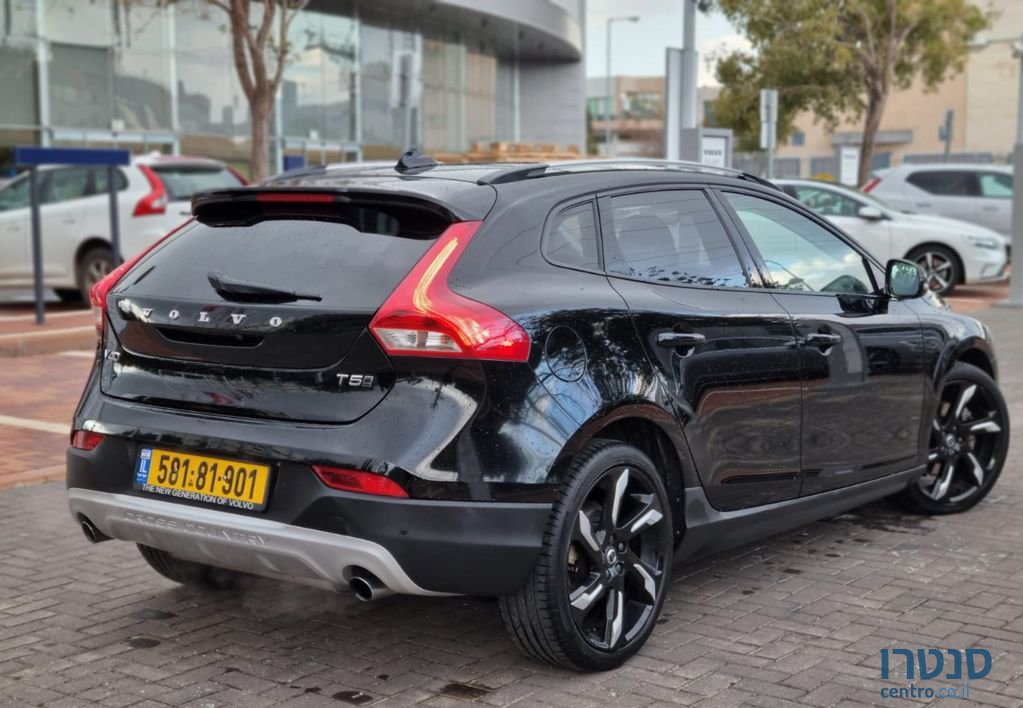 2019' Volvo V40 וולוו קרוס קאנטרי photo #5