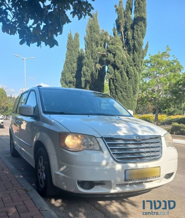2011' Chrysler Grand Voyager קרייזלר גראנד וויאג'ר photo #3