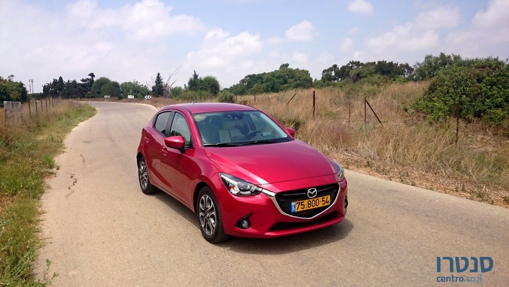 2015' Mazda 2 photo #2