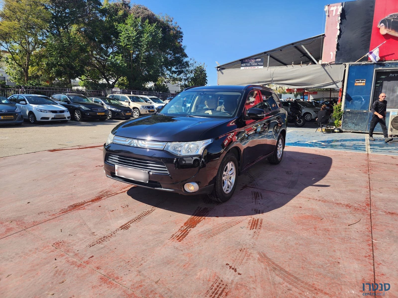 2014' Mitsubishi Outlander photo #7