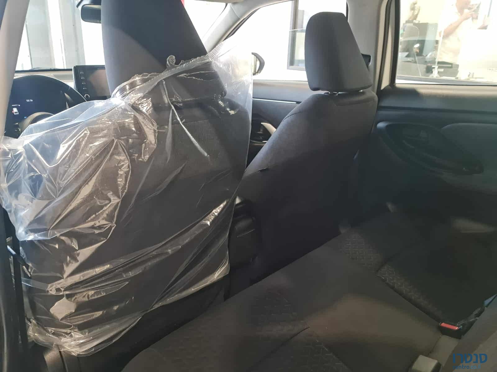 2022' Toyota Yaris Cross photo #6