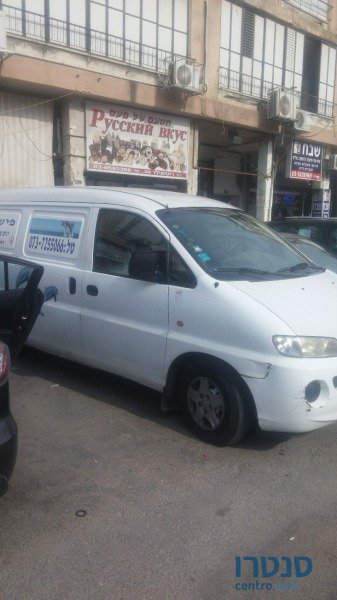 2003' Hyundai H-1 photo #1