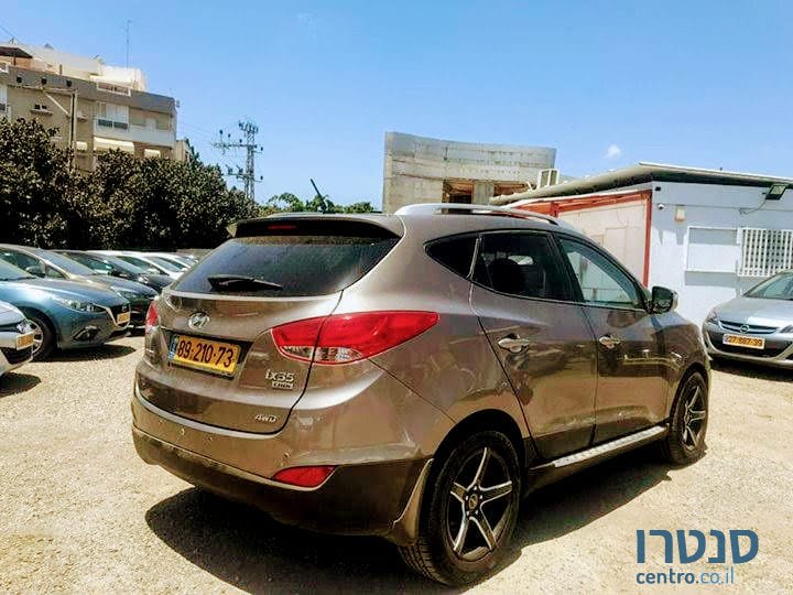 2013' Hyundai ix35 photo #2