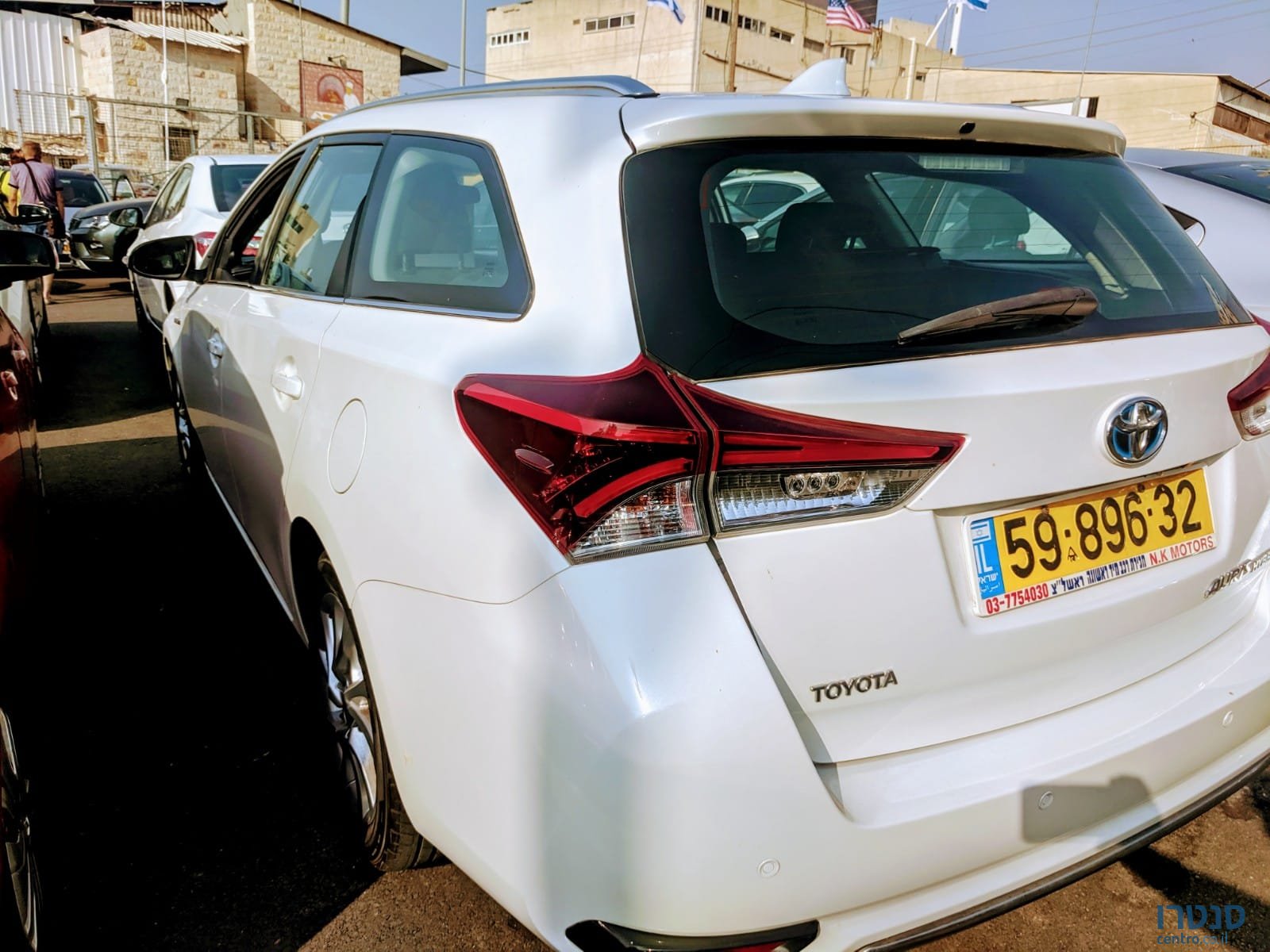 2015' Toyota Auris photo #4