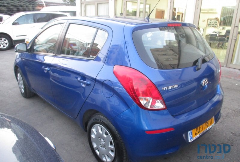 2013' Hyundai i20 photo #3