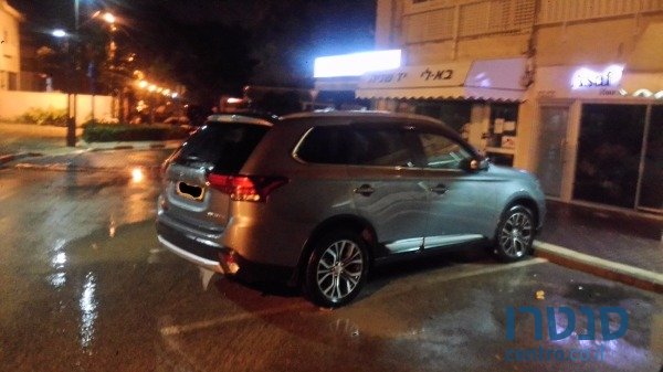 2015' Mitsubishi Outlander photo #4