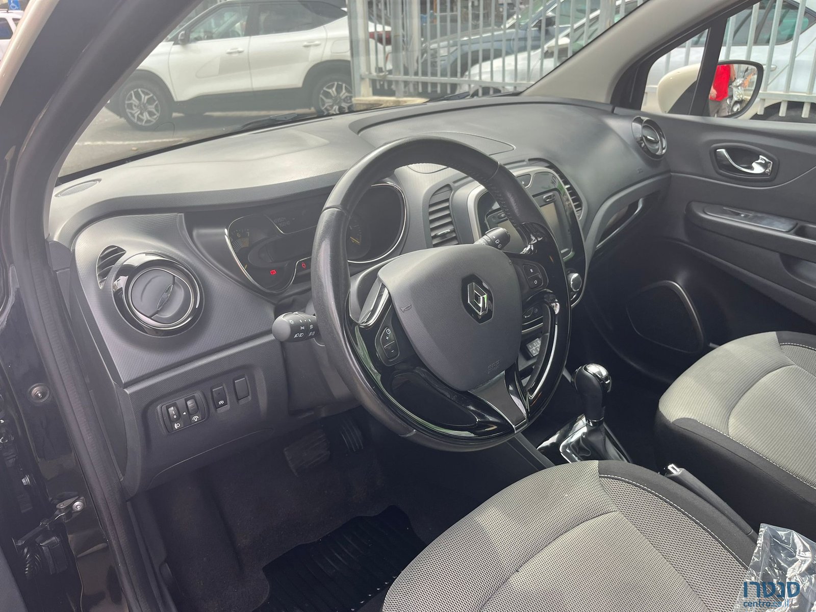 2016' Renault Captur photo #4