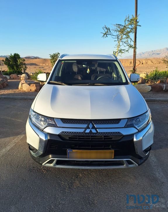 2019' Mitsubishi Outlander מיצובישי אאוטלנדר photo #2
