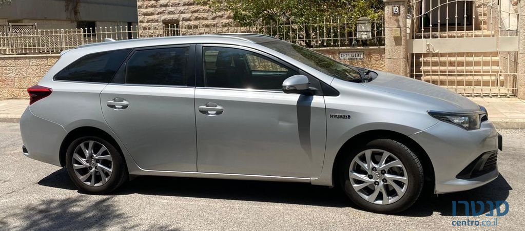 2017' Toyota Auris טויוטה אוריס photo #4