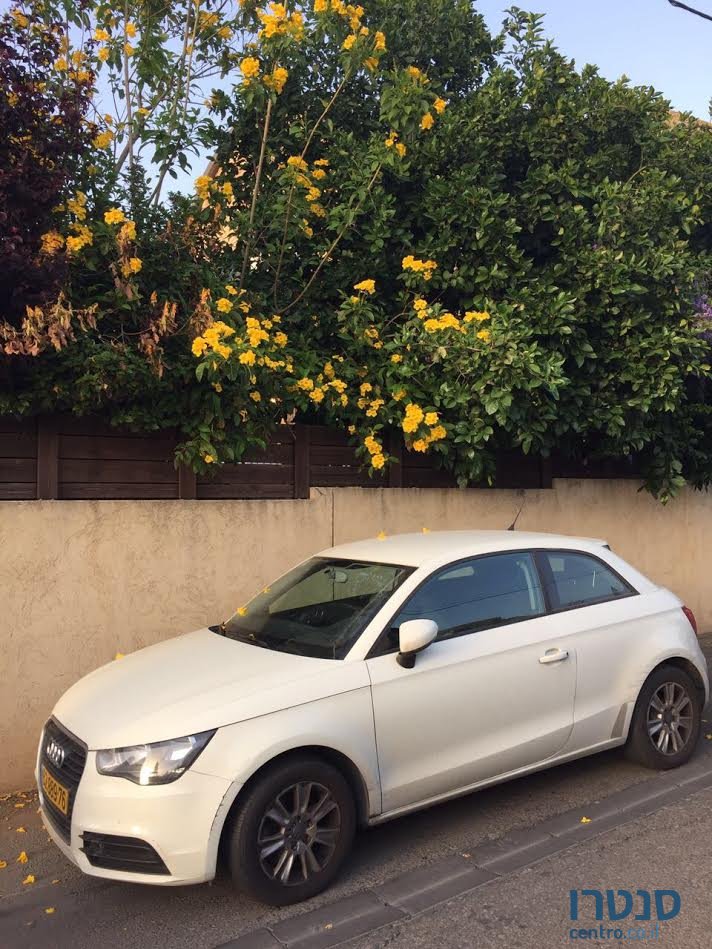 2011' Audi A1 TFSI photo #1