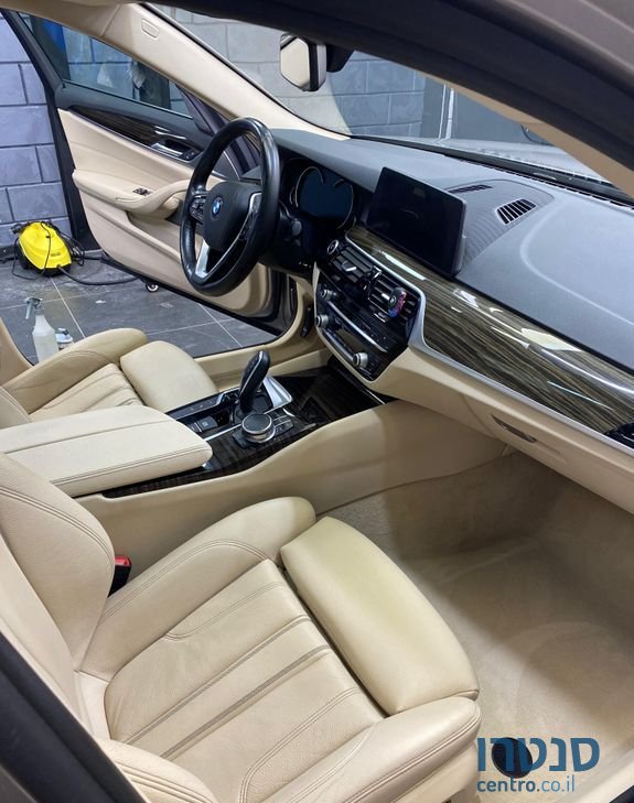 2018' BMW 5 Series ב.מ.וו סדרה 5 photo #4