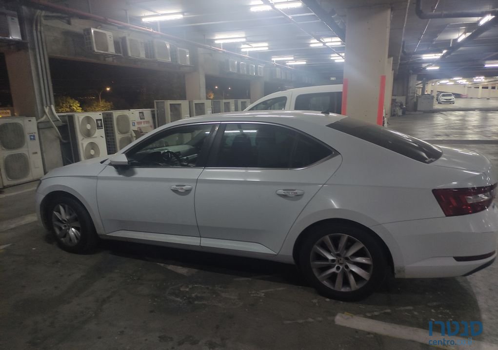2016' Skoda Superb סקודה סופרב photo #3