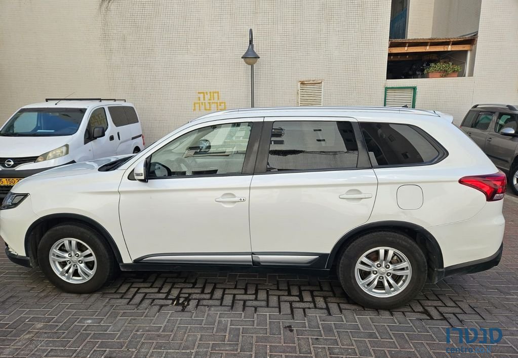 2016' Mitsubishi Outlander מיצובישי אאוטלנדר photo #1