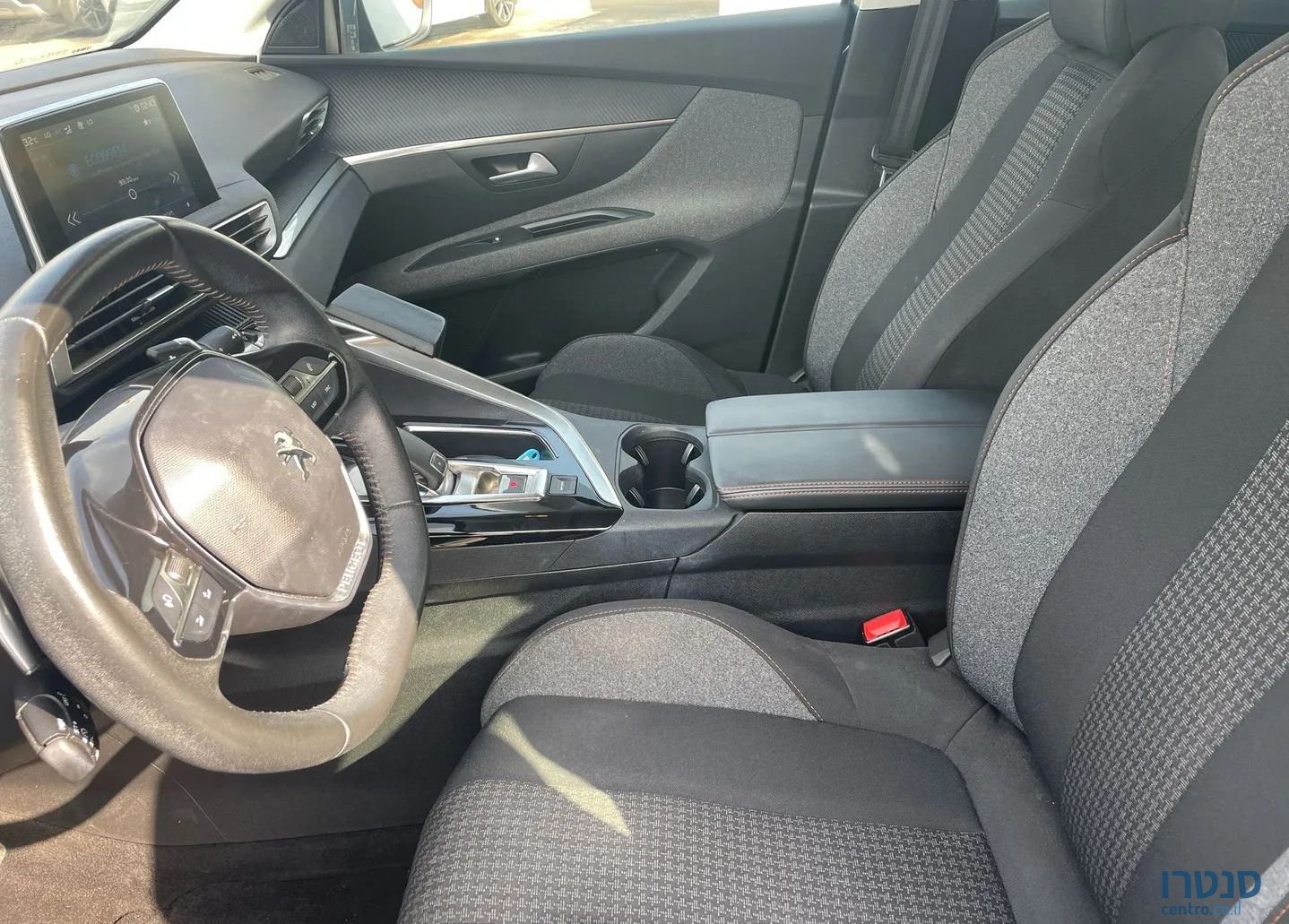 2020' Peugeot 5008 פיג'ו photo #6