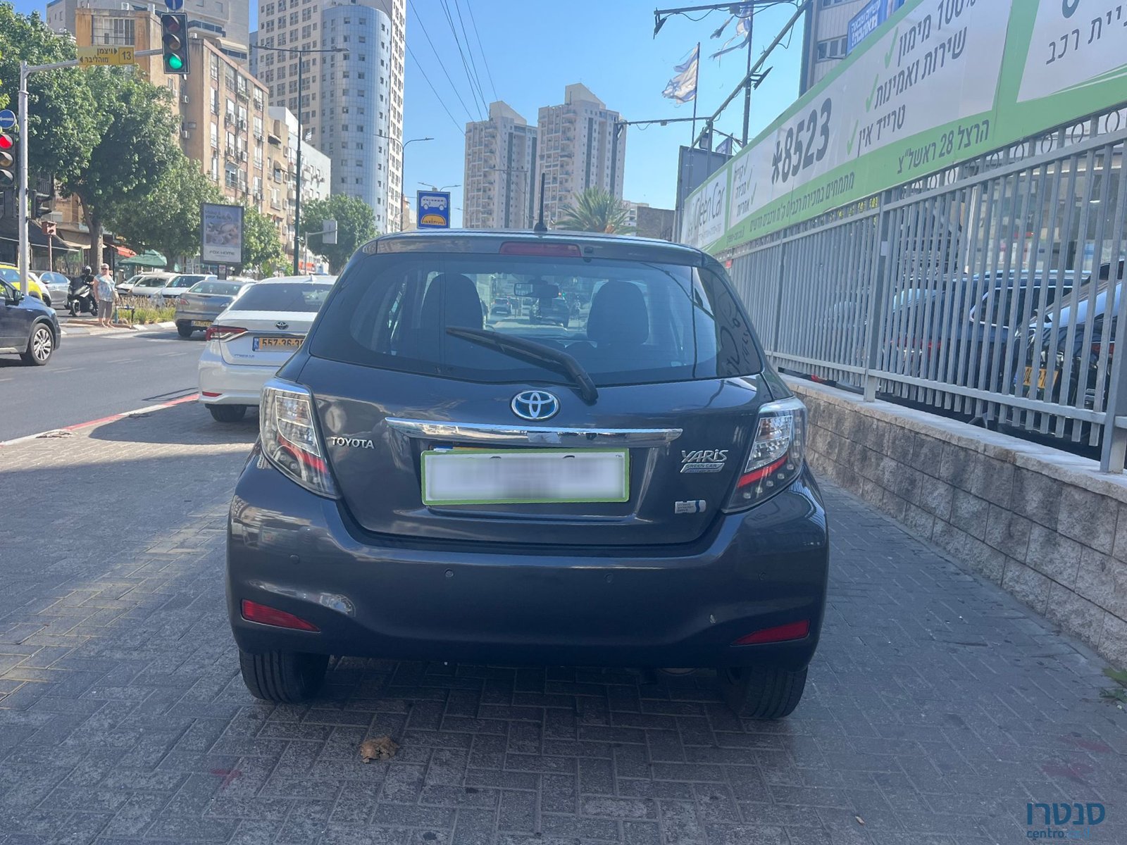 2015' Toyota Yaris photo #5