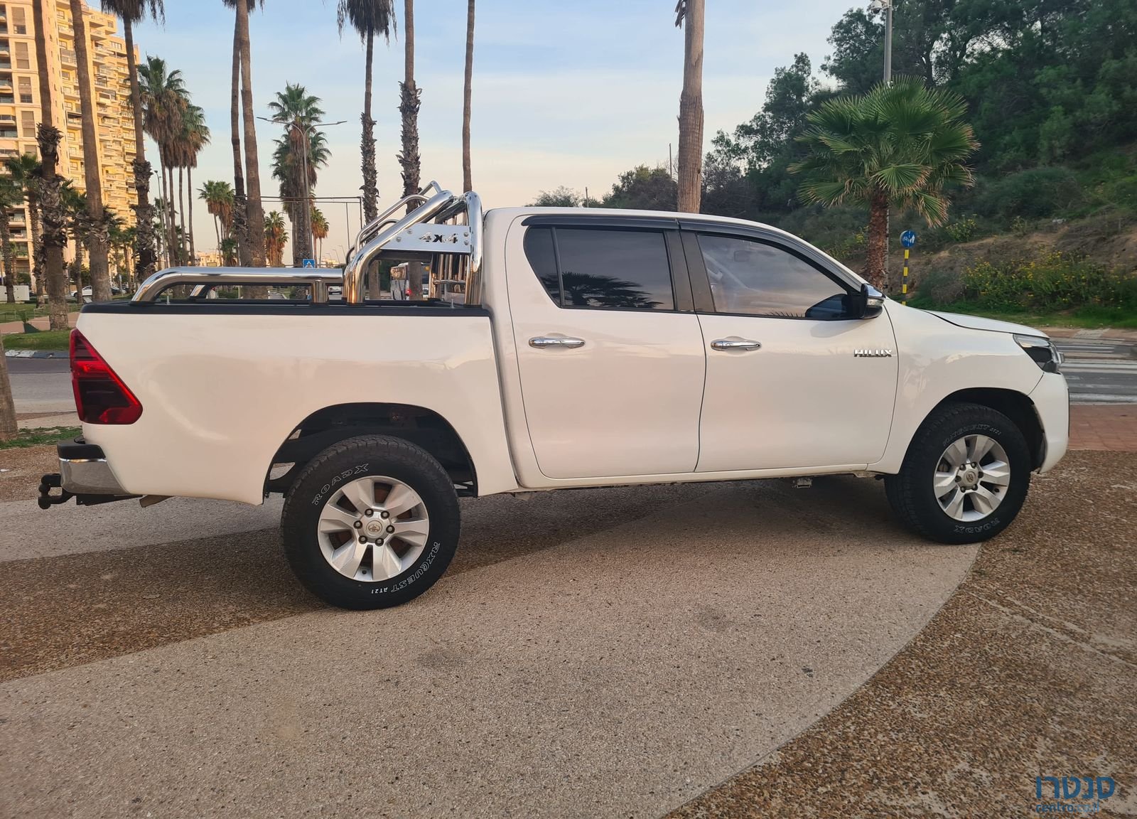 2017' Toyota Hilux טויוטה היילקס photo #5