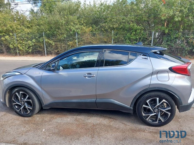 2018' Toyota C-HR טויוטה photo #5